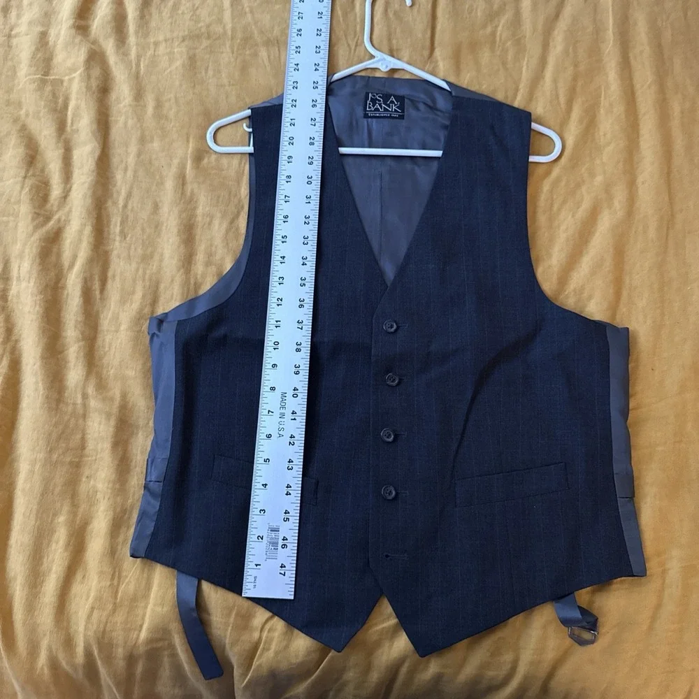 Jos A Bank Suit 40L Black Pinstriped Wool 33x28 Pleat Pants 3 Button 3 Piece
